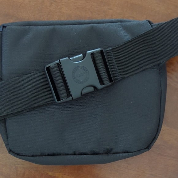 Herschel Supply Company Black Belt Bag Minimalist Design - Picture 5 of 5